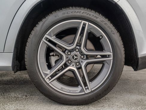 Used 2025 Mercedes-Benz GLS 450 4MATIC image 14