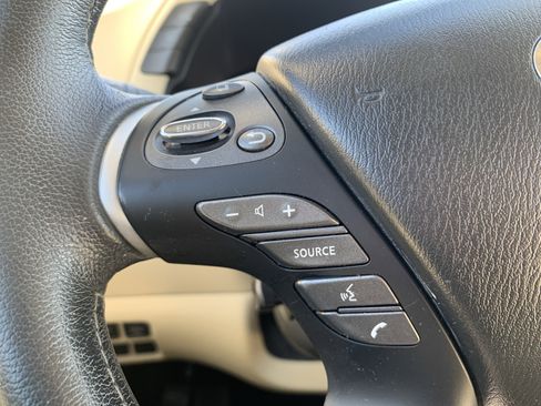 Used 2017 INFINITI QX60 Luxe w/ Deluxe Technology Package image 19