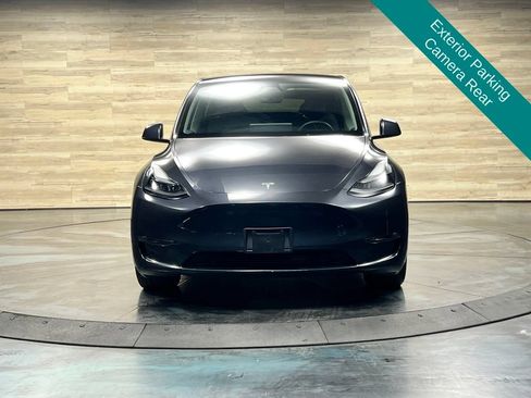 Used 2025 Tesla Model Y Long Range AWD/4WD image 9