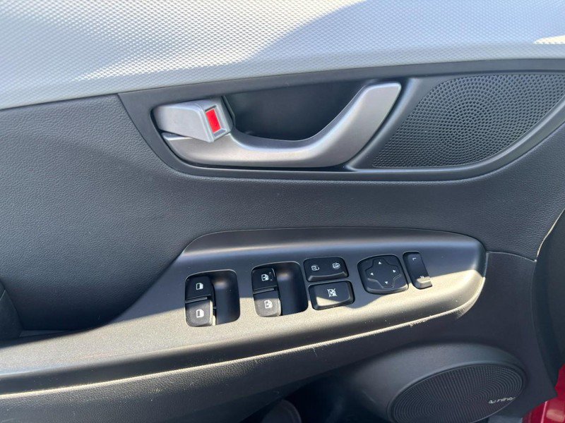 Used 2021 Hyundai Kona Limited AWD/4WD image 14