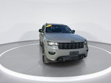 Used 2019 Jeep Grand Cherokee Laredo image 3