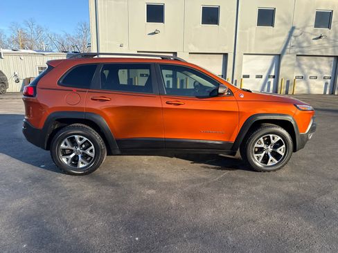 Used 2015 Jeep Cherokee Trailhawk w/ Comfort/Convenience Group image 2