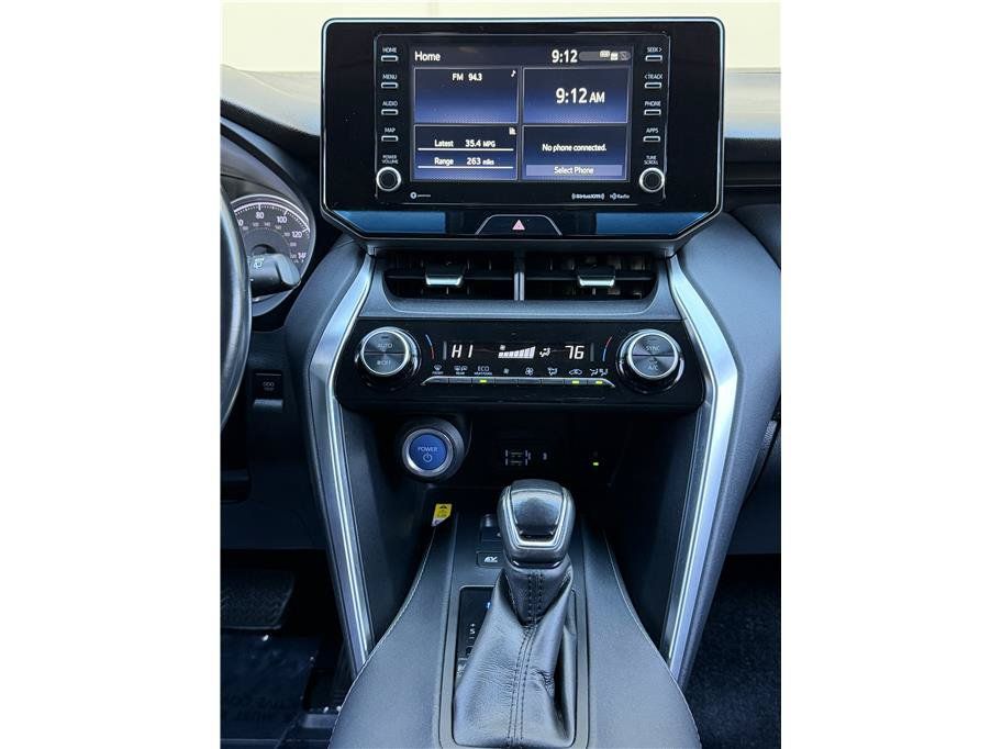 Used 2022 Toyota Venza LE AWD/4WD image 12