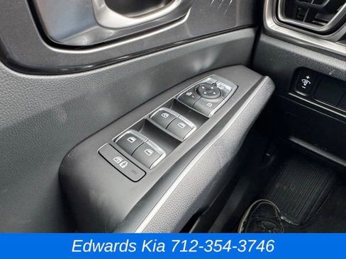 New 2025 Kia Sorento S image 30