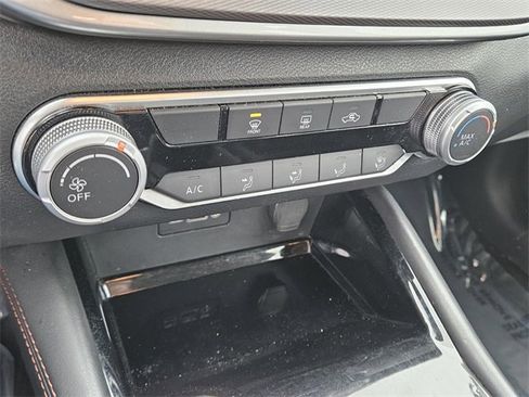 Used 2024 Nissan Altima 2.5 SR image 22