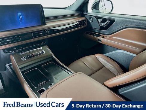 Certified 2025 Lincoln Aviator Reserve w/ Illumination Package AWD/4WD image 27