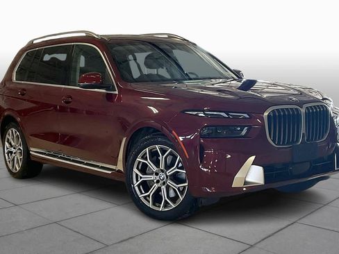 Used 2024 BMW X7 xDrive40i image 3