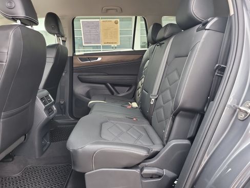 Used 2024 Volkswagen Atlas SE FWD image 9