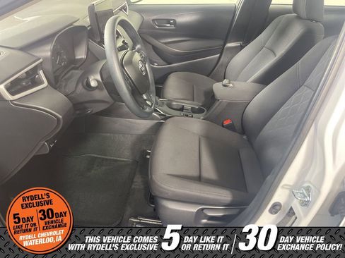 Used 2025 Toyota Corolla LE image 14
