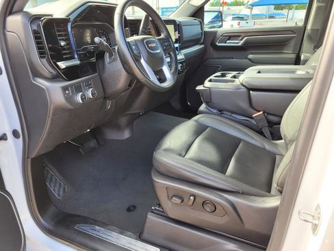 Used 2024 GMC Sierra 1500 SLT RWD image 2