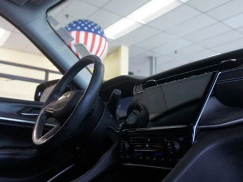 Used 2022 Jeep Grand Cherokee L Limited image 39