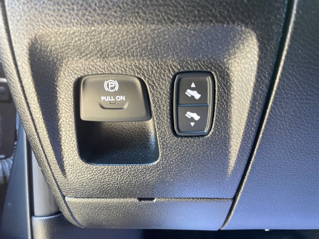 Used 2025 RAM 1500 Big Horn AWD/4WD image 37