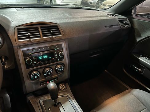 Used 2012 Dodge Challenger R/T image 12