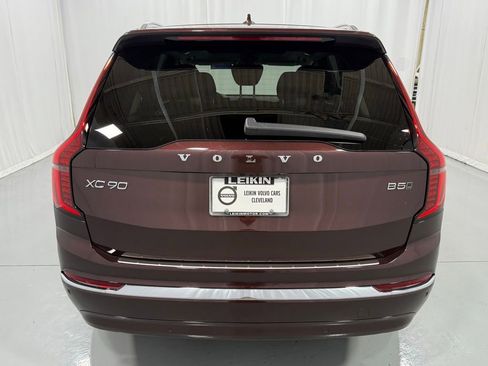 New 2026 Volvo XC90 B5 Core w/ Protection Package Premier image 7