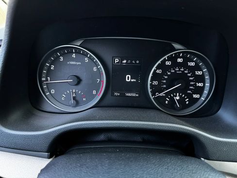 Used 2017 Hyundai Elantra Limited image 23