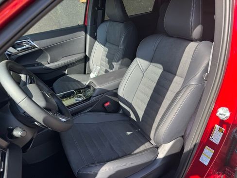 New 2025 Mitsubishi Outlander SE image 21