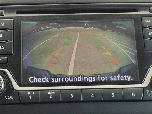 Used 2018 Nissan Frontier SV AWD/4WD image 12