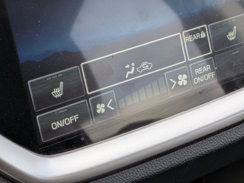 Used 2025 Subaru Ascent Premium AWD/4WD image 25