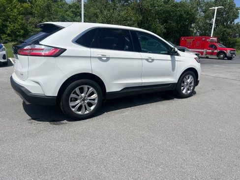 Used 2023 Ford Edge Titanium AWD/4WD image 9
