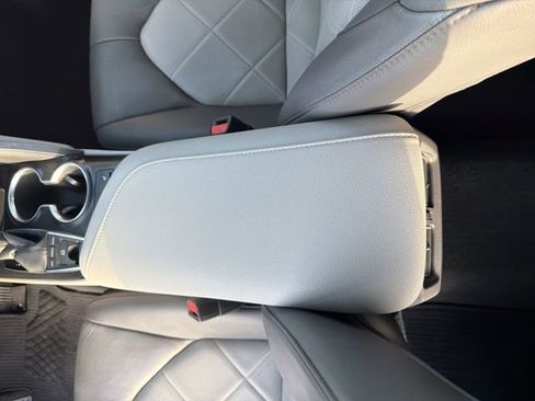 Certified 2018 Toyota Camry XLE image 25