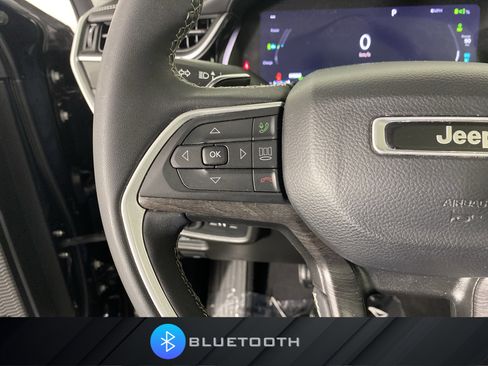 Used 2022 Jeep Grand Cherokee Limited 4xe w/ Luxury Tech Group II image 23