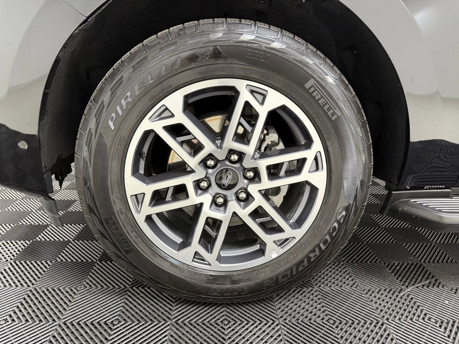 Used 2025 Ford Expedition Active AWD/4WD image 10