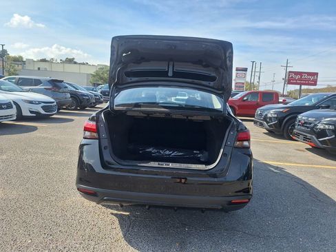Certified 2025 Nissan Versa SR w/ Trunk Package image 22