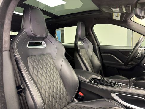 Used 2020 Jaguar F-PACE SVR image 12
