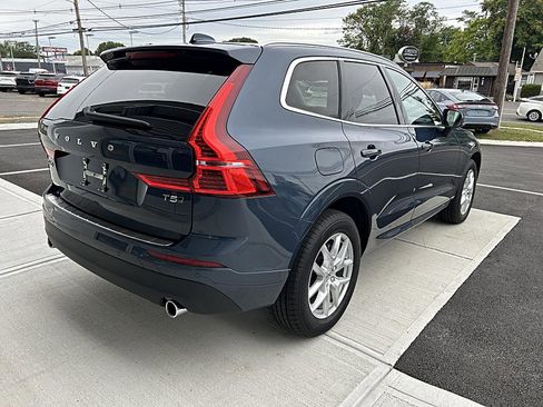 Used 2021 Volvo XC60 T5 Momentum w/ Premium Package image 12