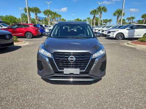 Used 2023 Nissan Kicks SV FWD image 3