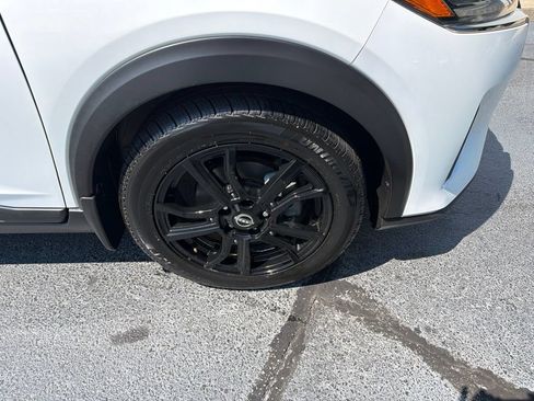 Used 2022 Nissan Kicks SR FWD image 19