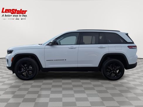 Used 2023 Jeep Grand Cherokee Limited w/ Black Appearance Package image 2
