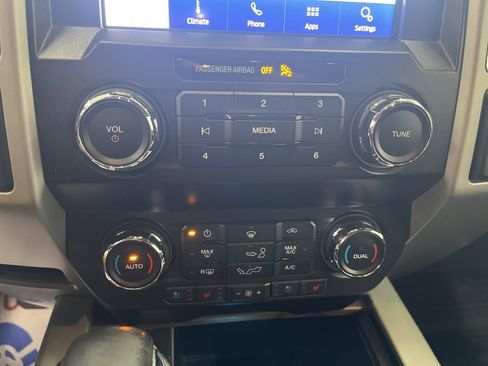 Used 2020 Ford F150 Lariat w/ FX4 Off-Road Package image 24