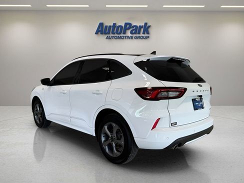 Used 2023 Ford Escape ST-Line w/ Tech Pack #1 AWD/4WD image 5