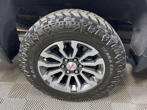 Used 2022 GMC Sierra 1500 AT4 w/ AT4 Premium Package image 14