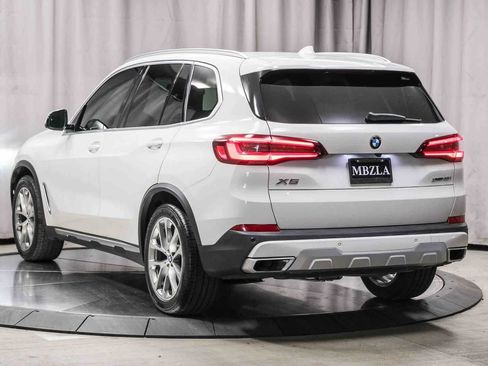 Used 2021 BMW X5 xDrive40i w/ Convenience Package AWD/4WD image 2