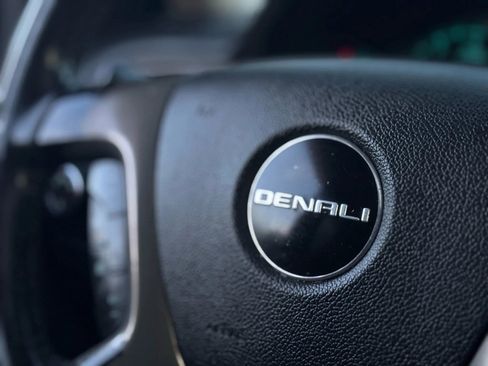 Used 2010 GMC Yukon Denali image 31