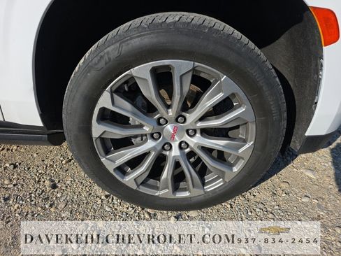 Used 2021 GMC Yukon XL Denali image 9