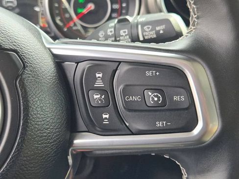Used 2022 Jeep Wrangler Unlimited Rubicon w/ Dual Top Group AWD/4WD image 34