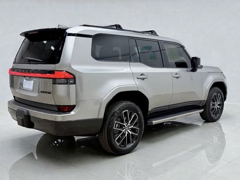 Used 2026 Lexus GX 550 image 11