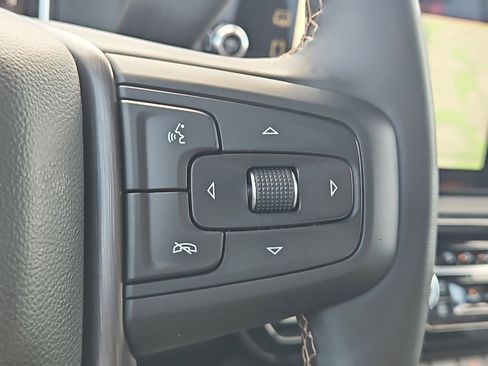 Used 2025 GMC Sierra 2500 AT4 image 31