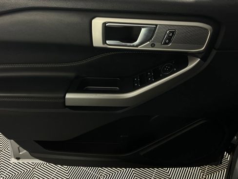 Used 2024 Ford Explorer Limited image 25