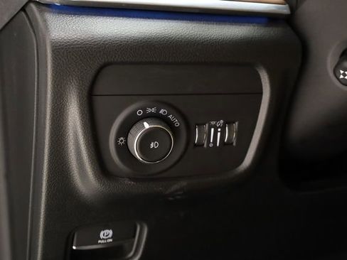 Used 2023 Jeep Grand Cherokee L Summit w/ Luxury Tech Group V AWD/4WD image 14
