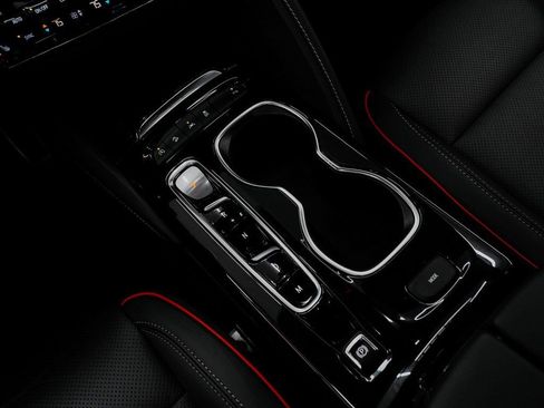 Used 2023 Buick Envision Essence w/ Sport Touring Package image 28