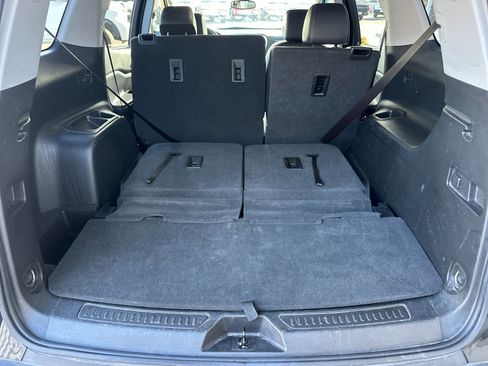 Used 2023 GMC Acadia SLT image 14