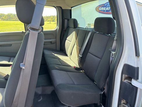 Used 2011 Chevrolet Silverado 2500 W/T w/ Snow Plow Prep Package image 34