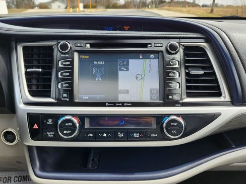 Used 2018 Toyota Highlander Limited image 31