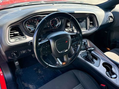 Used 2023 Dodge Challenger SXT RWD image 9