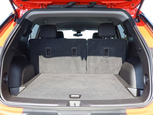 Used 2025 Chevrolet Blazer LT FWD image 9