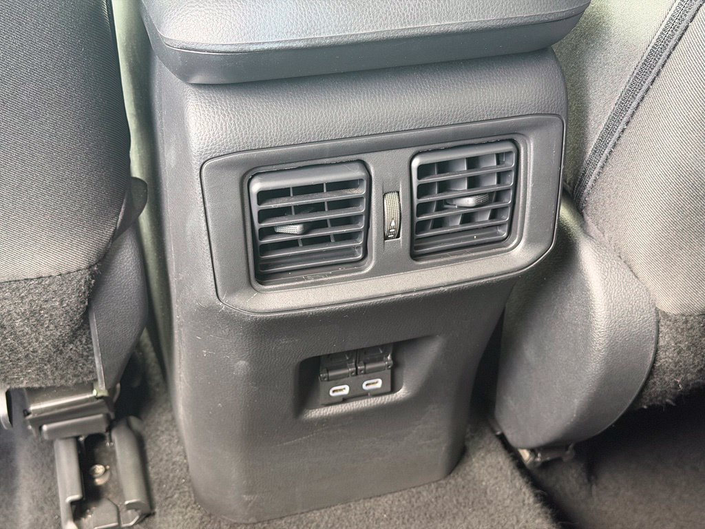 Used 2025 Toyota RAV4 XLE AWD/4WD image 25